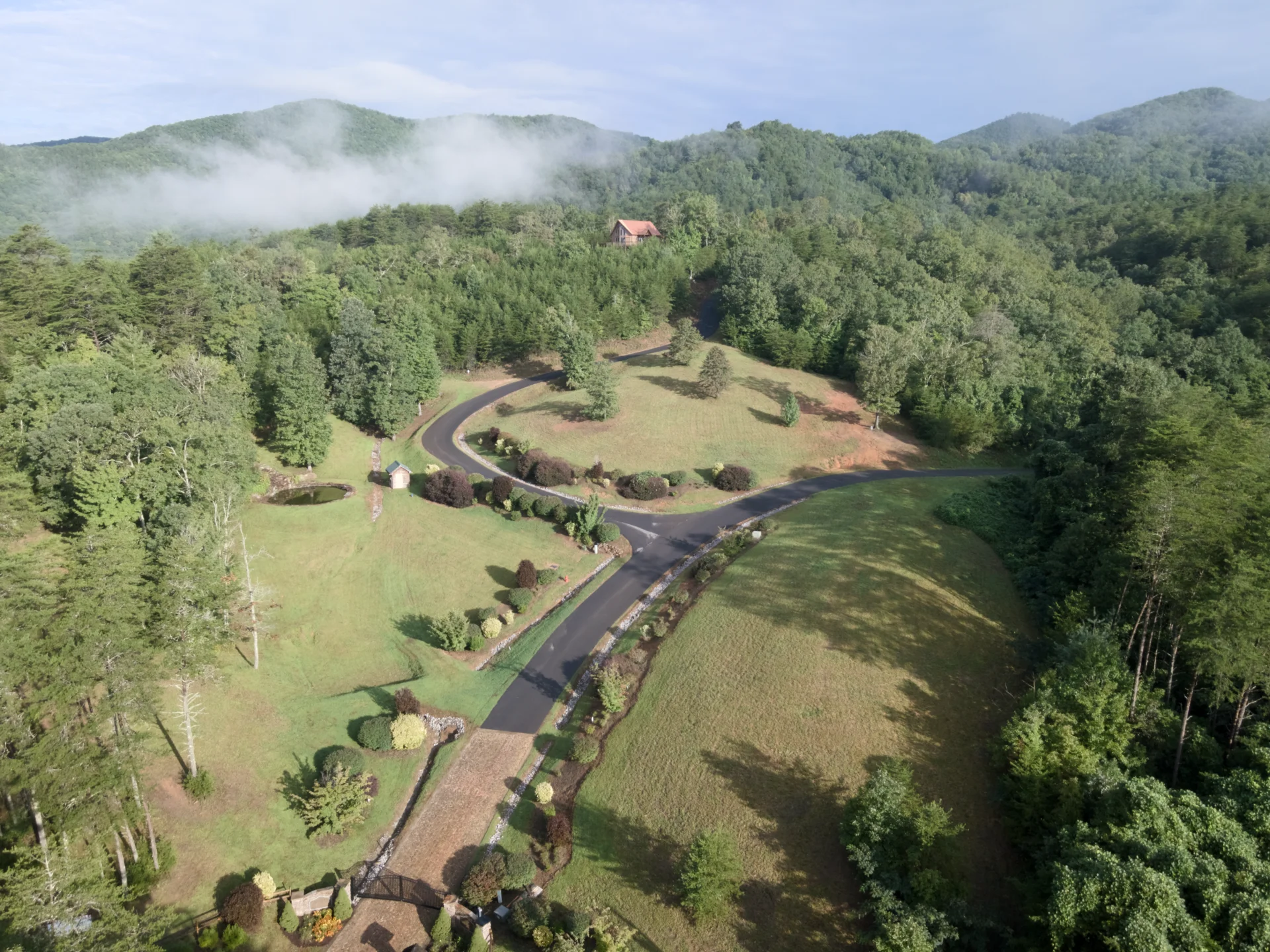Private road access inside Eagle's Nest Retreat