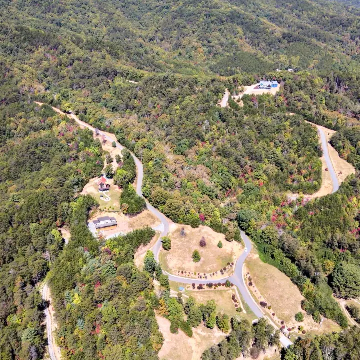 Aerial view of Eagle's Nest Retreat homesites and private roads